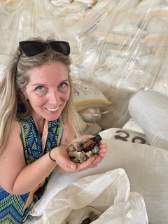 Wendy met Frankincense (hars) distillery